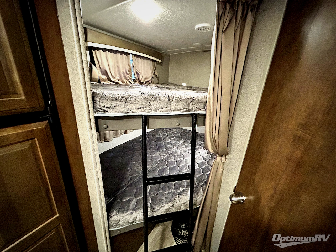 2020 Forest River Flagstaff Micro Lite 25BRDS Photo 11