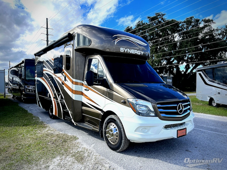 2018 Thor Synergy TT24 RV Photo 1