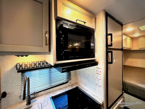 2024 Thor Four Winds 22E RV Photo 3