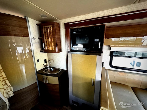 2017 Itasca Navion 24J RV Photo 4