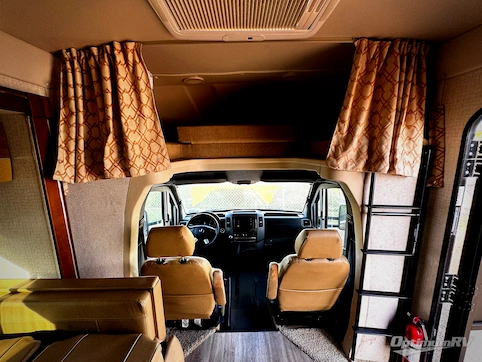 2017 Itasca Navion 24J RV Photo 2