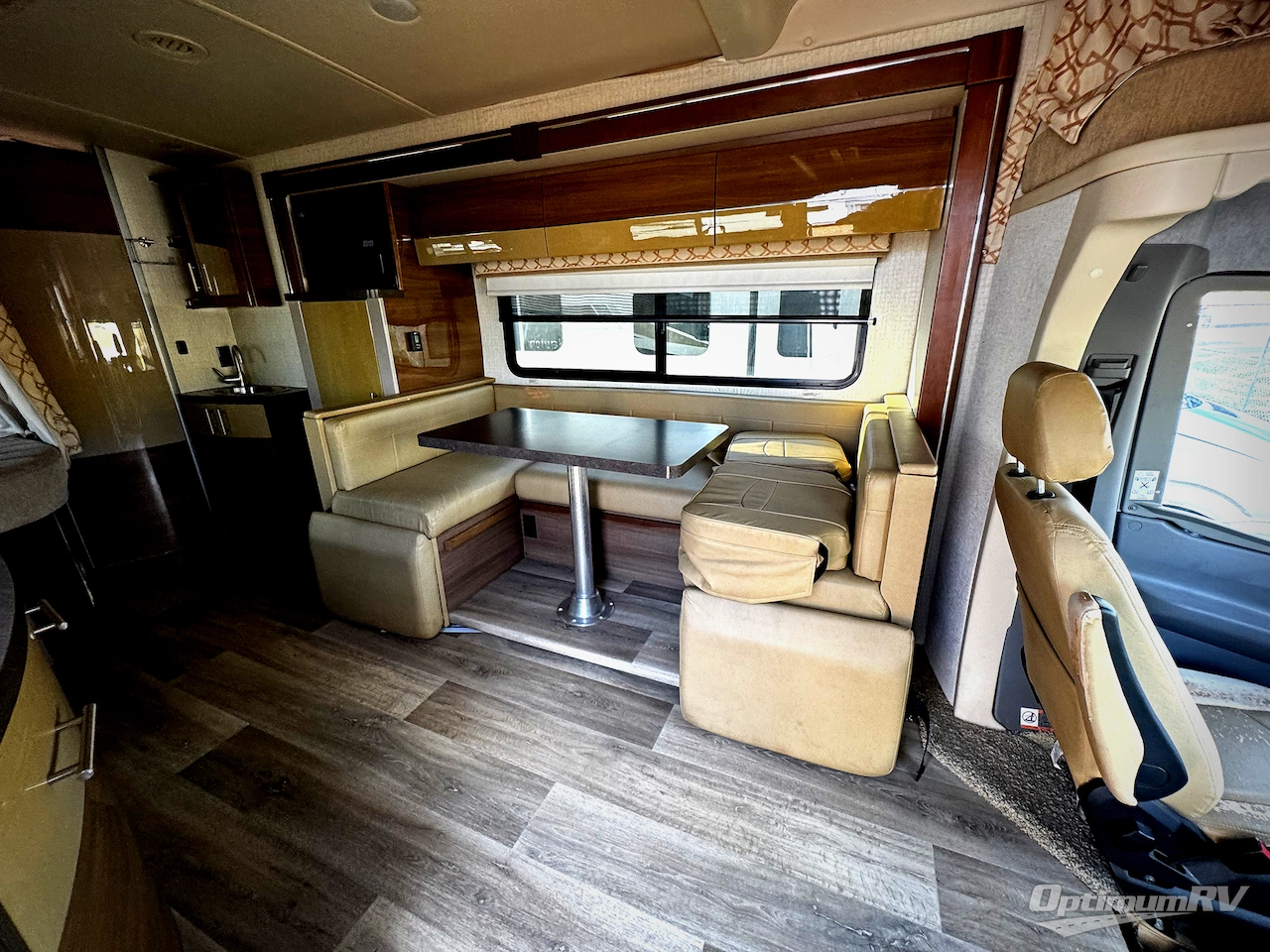 2017 Itasca Navion 24J Photo 6