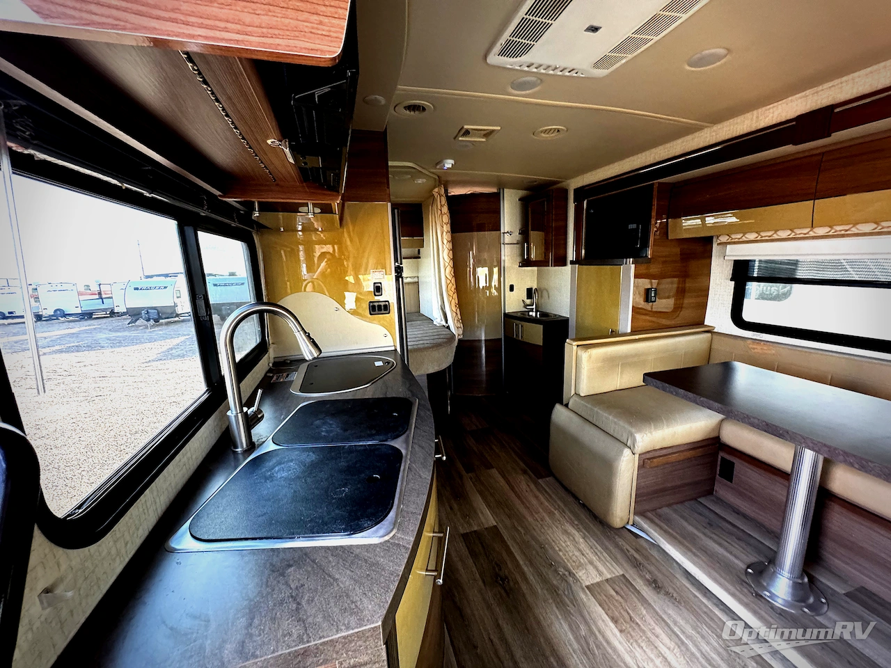 2017 Itasca Navion 24J Photo 7