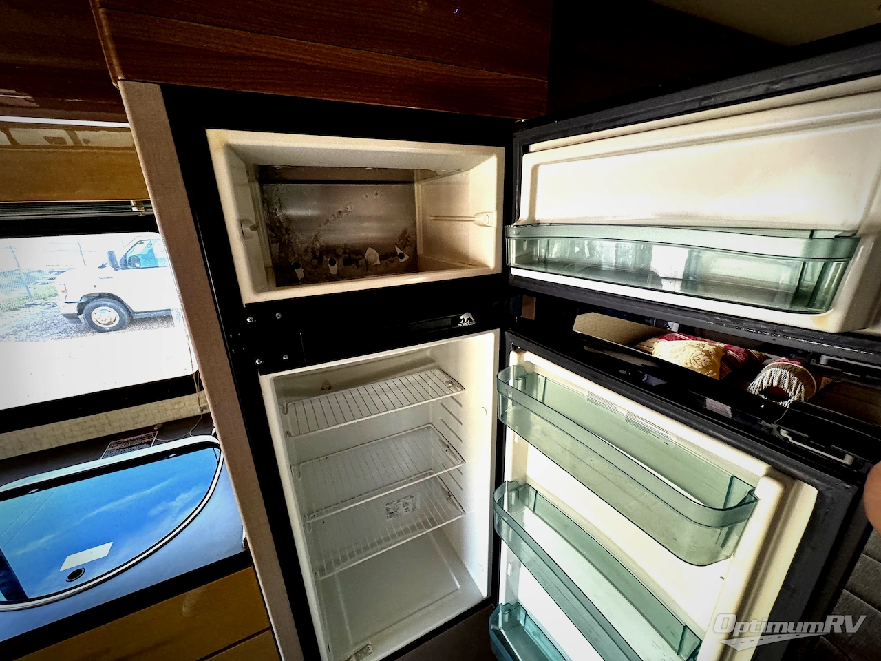 2017 Itasca Navion 24J Photo 9