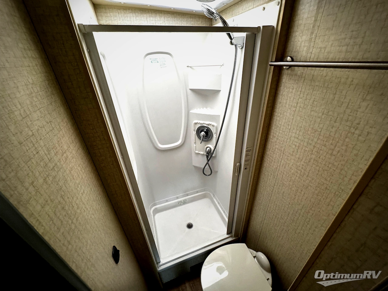 2017 Itasca Navion 24J Photo 12