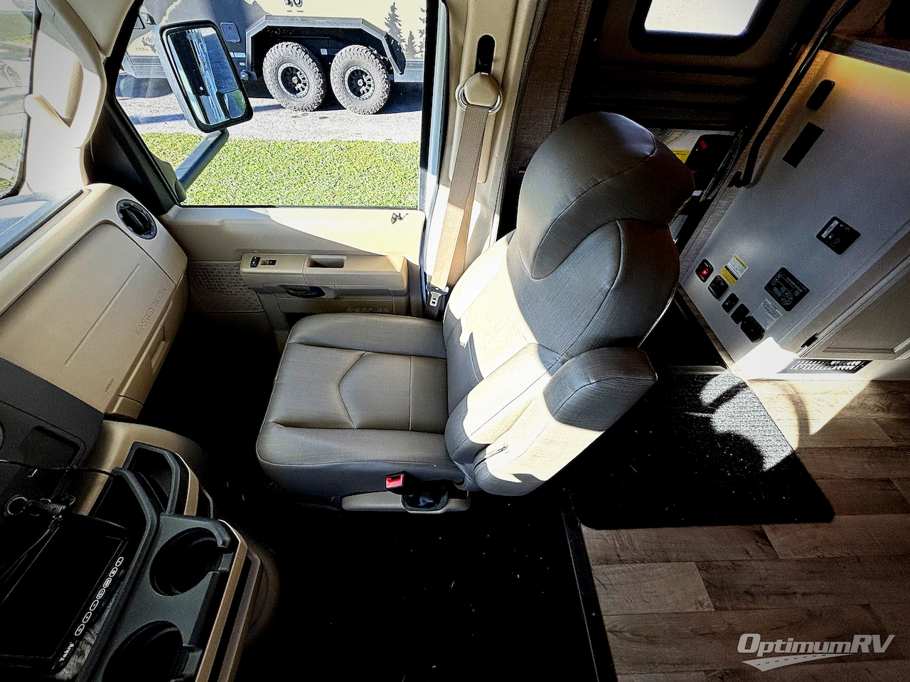 2022 Entegra Odyssey 26M Photo 8