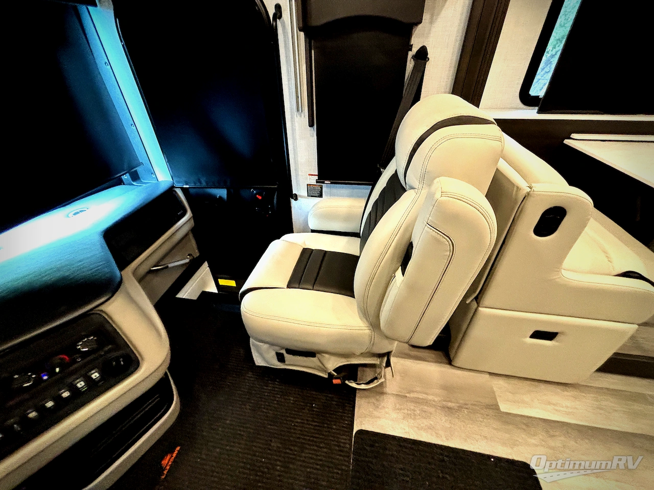 2024 Holiday Rambler Nautica 34RX Photo 9