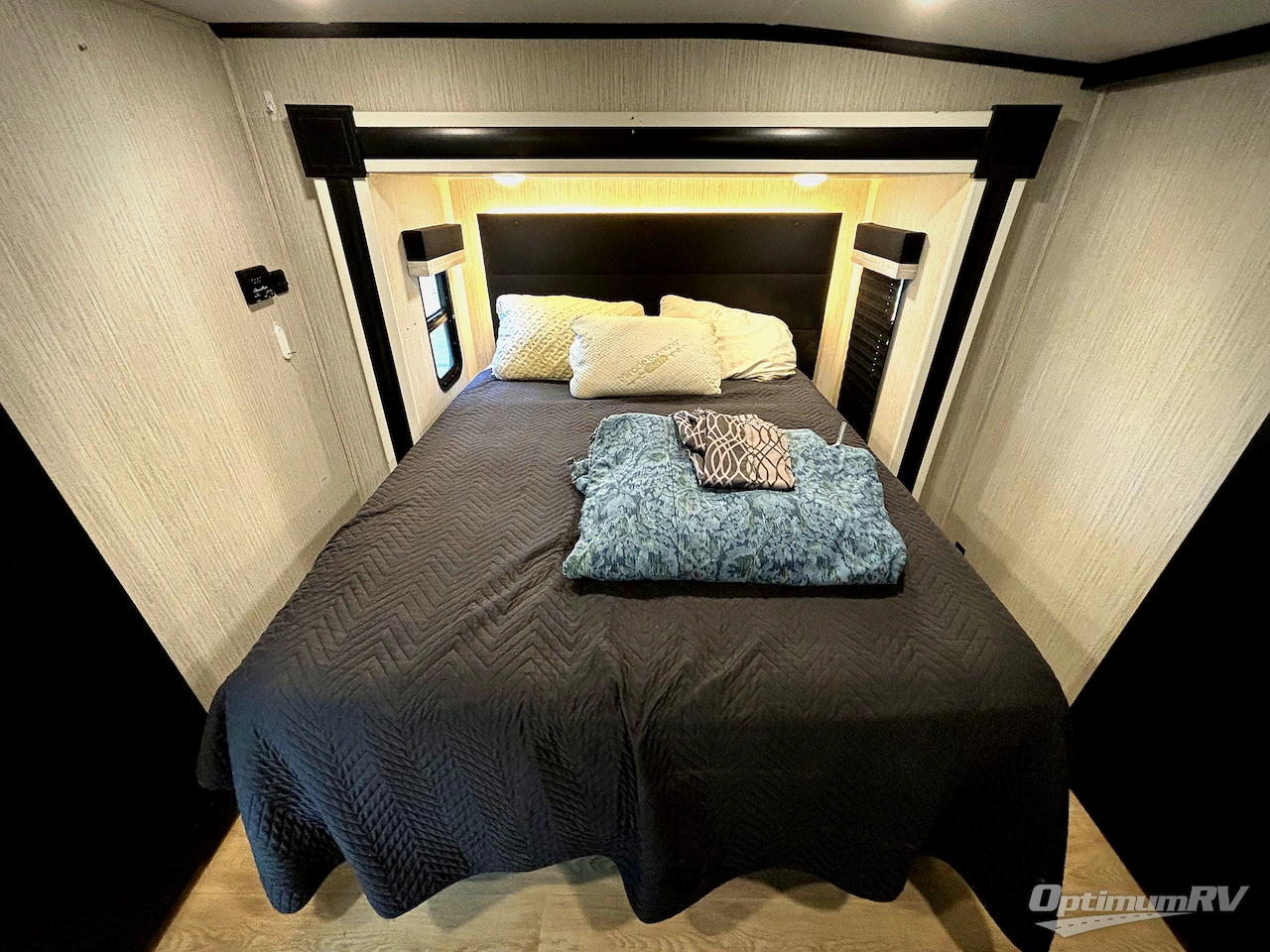 2021 Forest River Wildcat 336RLS Photo 11