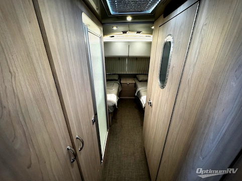 2022 Airstream Globetrotter 27FB RV Photo 3