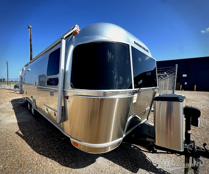 2022 Airstream Globetrotter 27FB RV Photo 1