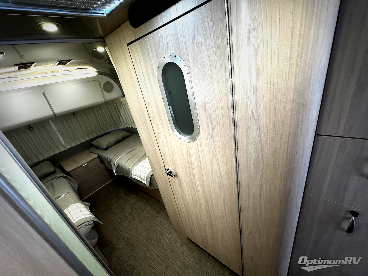 2022 Airstream Globetrotter 27FB Photo 11