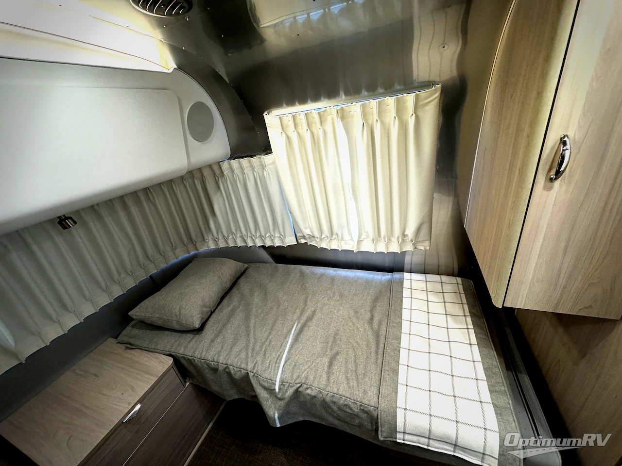 2022 Airstream Globetrotter 27FB Photo 17