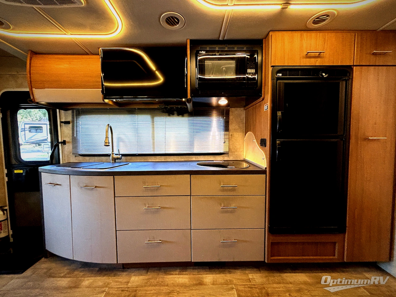 2018 Winnebago View 24D Photo 6
