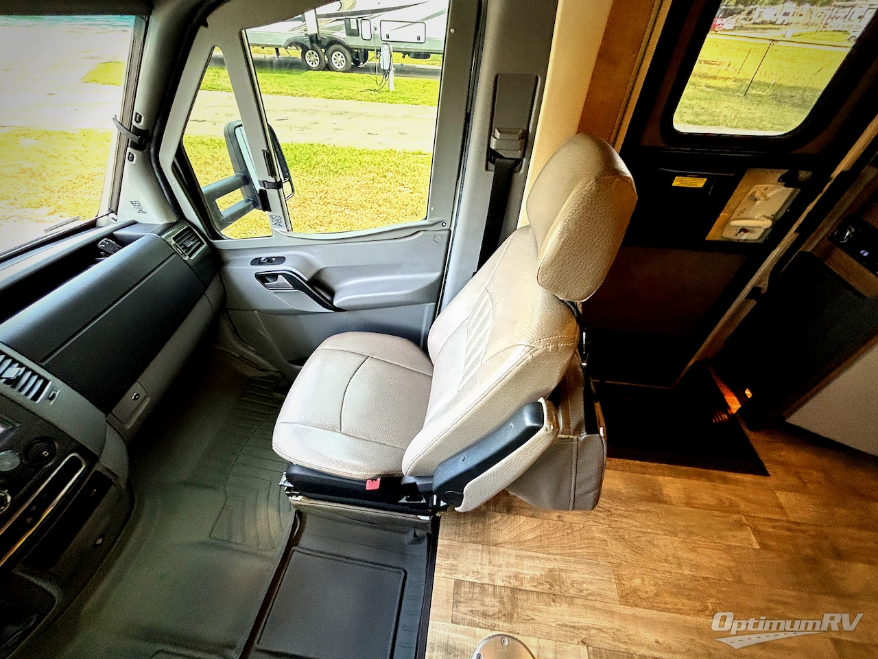 2018 Winnebago View 24D Photo 9