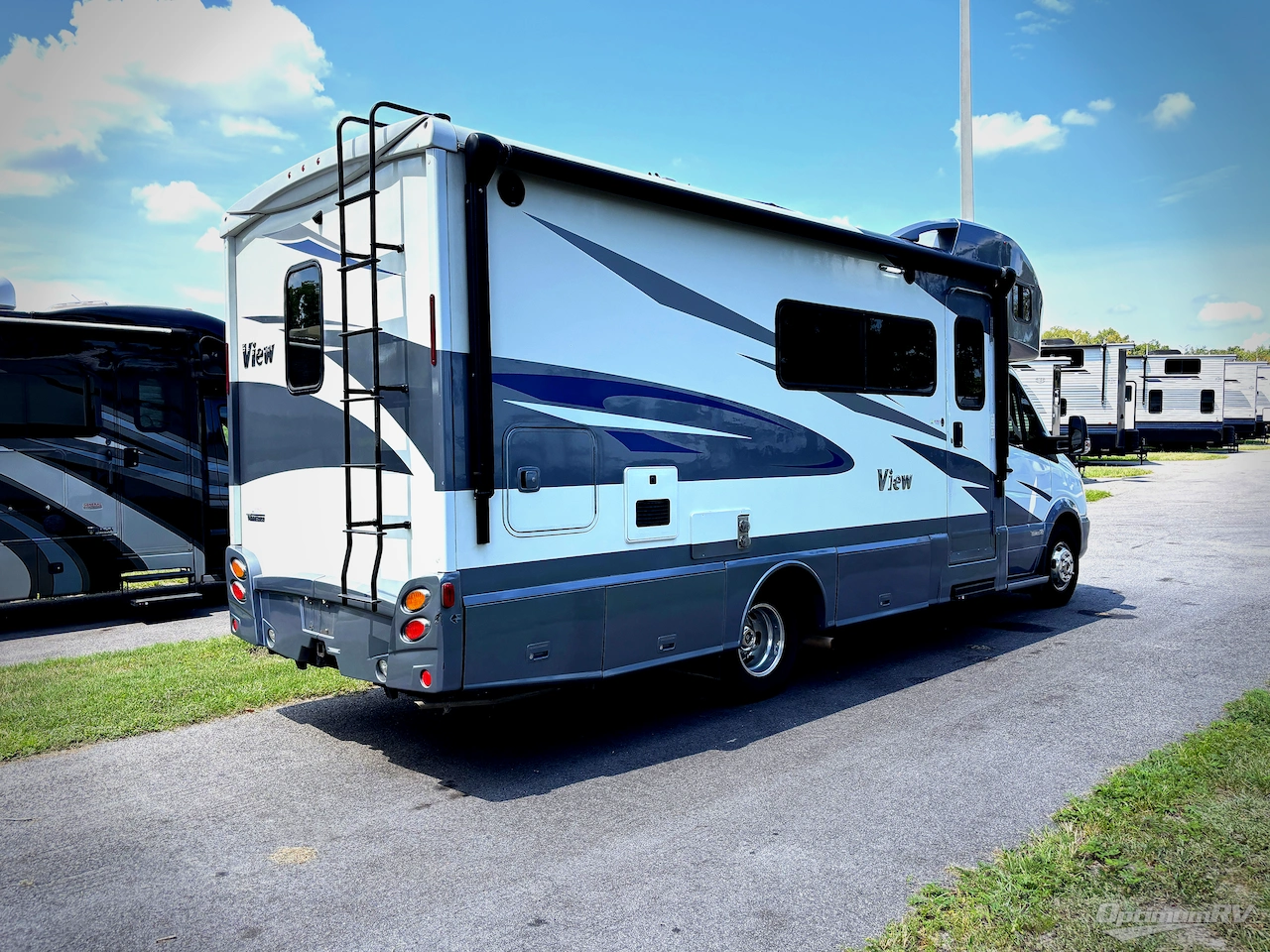 2018 Winnebago View 24D Photo 2