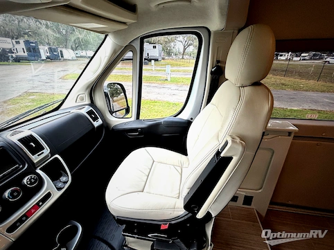 2022 Thor Tellaro 20K RV Photo 3