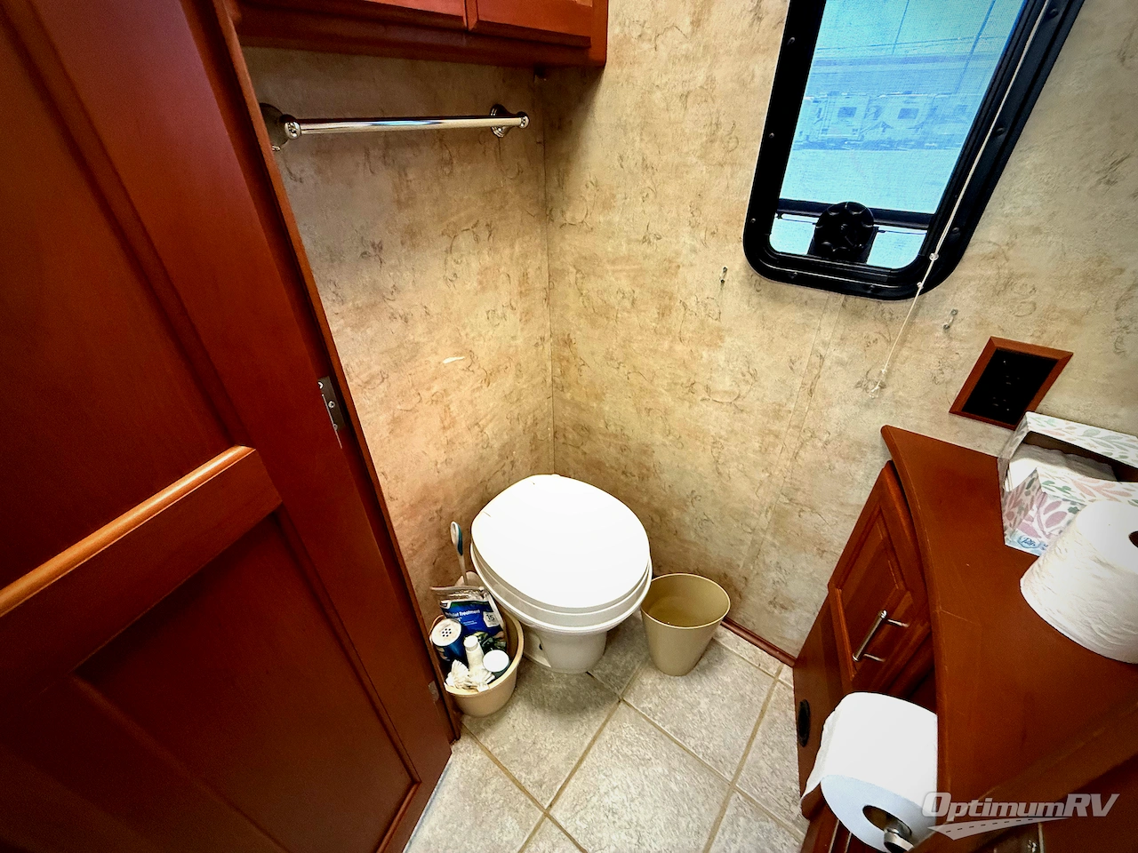 2005 Winnebago Vectra 40FD Photo 18