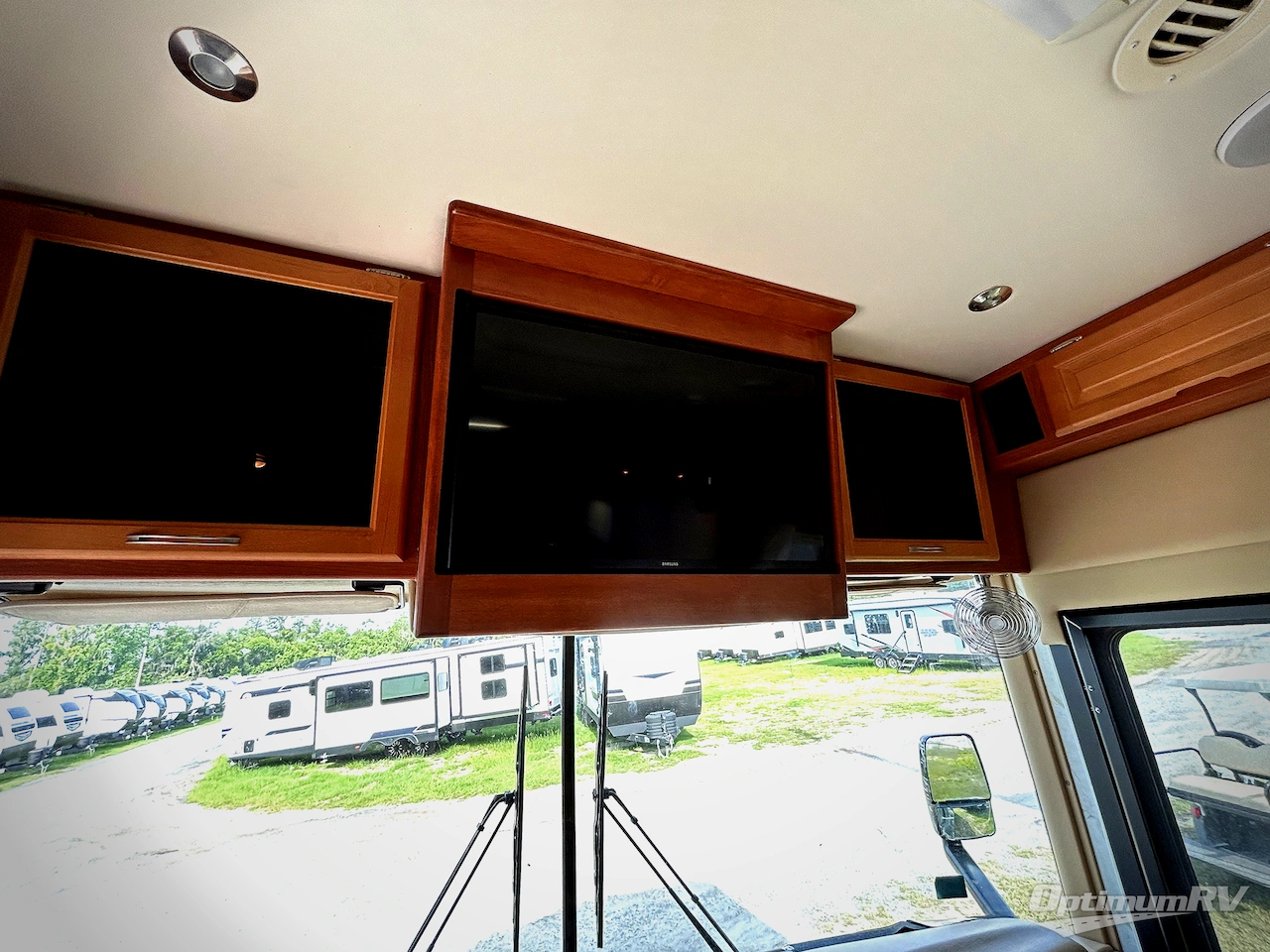 2007 National RV Tropical T330 Photo 10