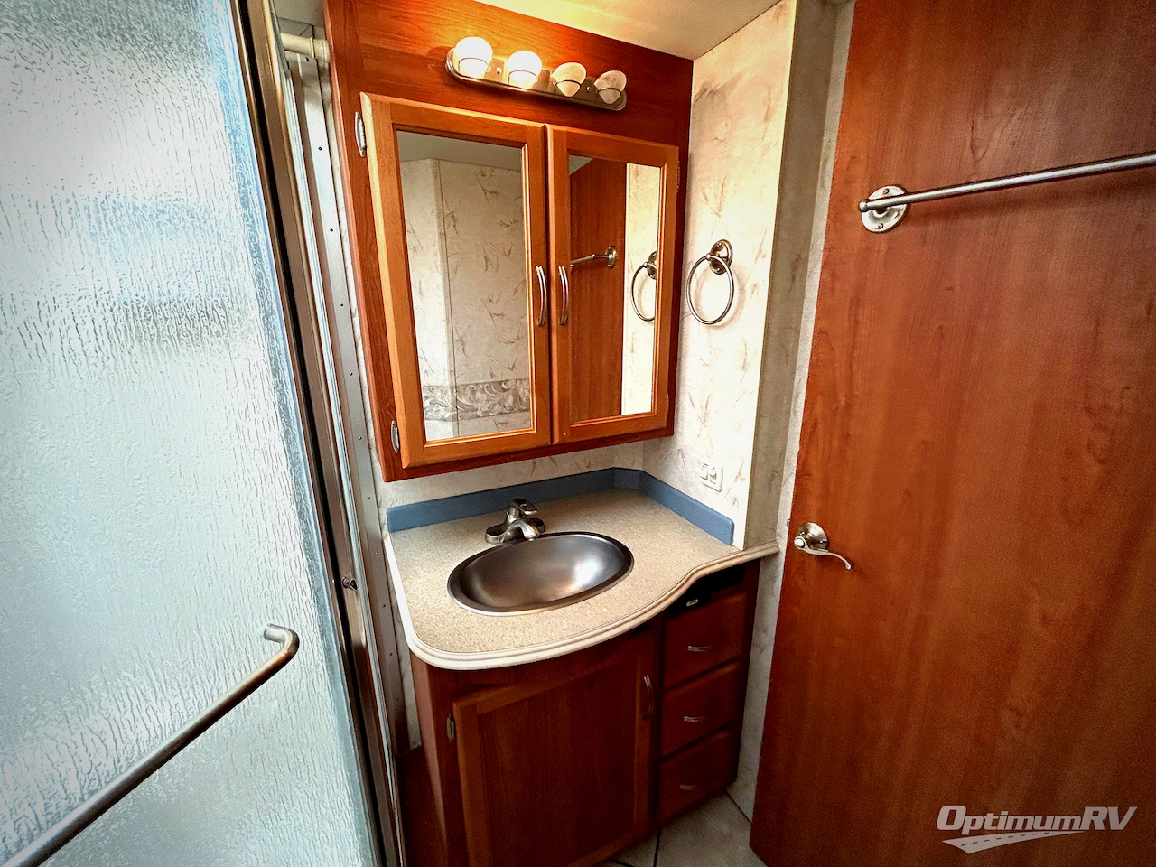 2007 National RV Tropical T330 Photo 16