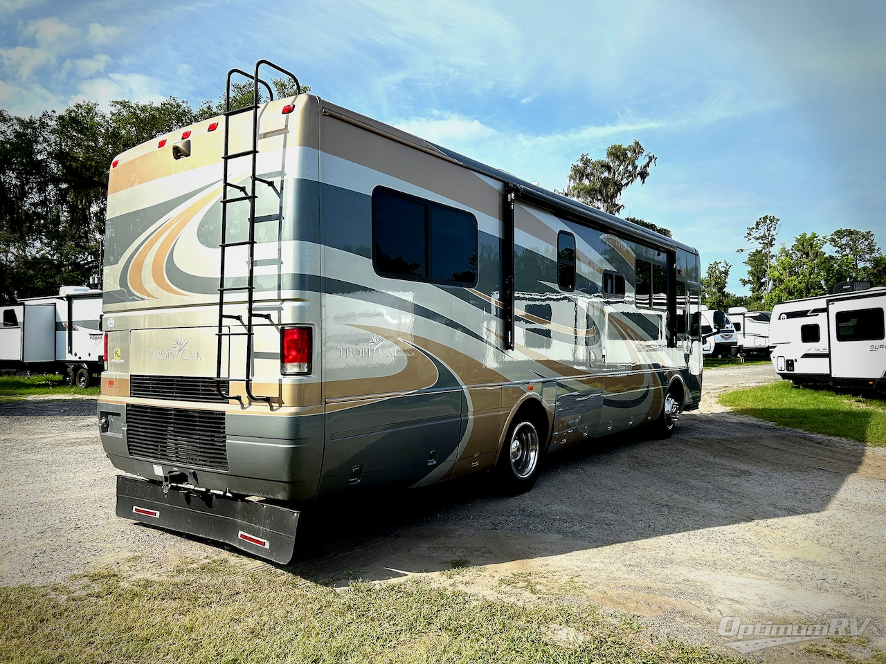2007 National RV Tropical T330 Photo 2
