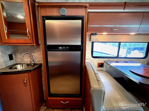 2012 Winnebago View 24J RV Photo 4
