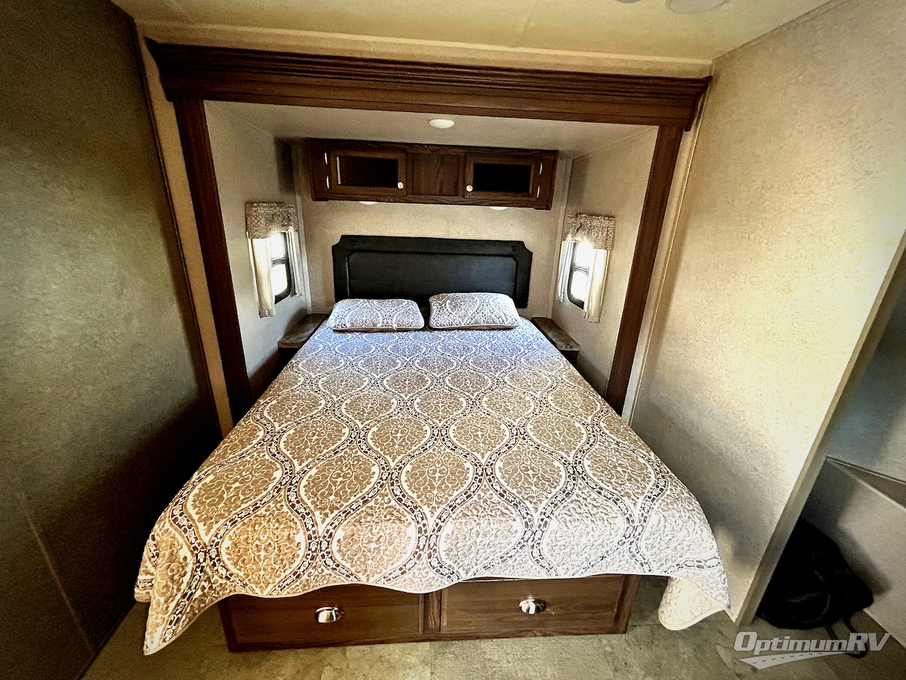 2019 Forest River Rockwood Windjammer 3029V Photo 10