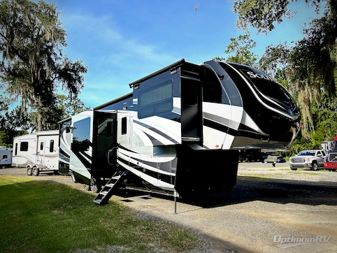 Used 2021 Grand Design Solitude 380FL Featured Photo