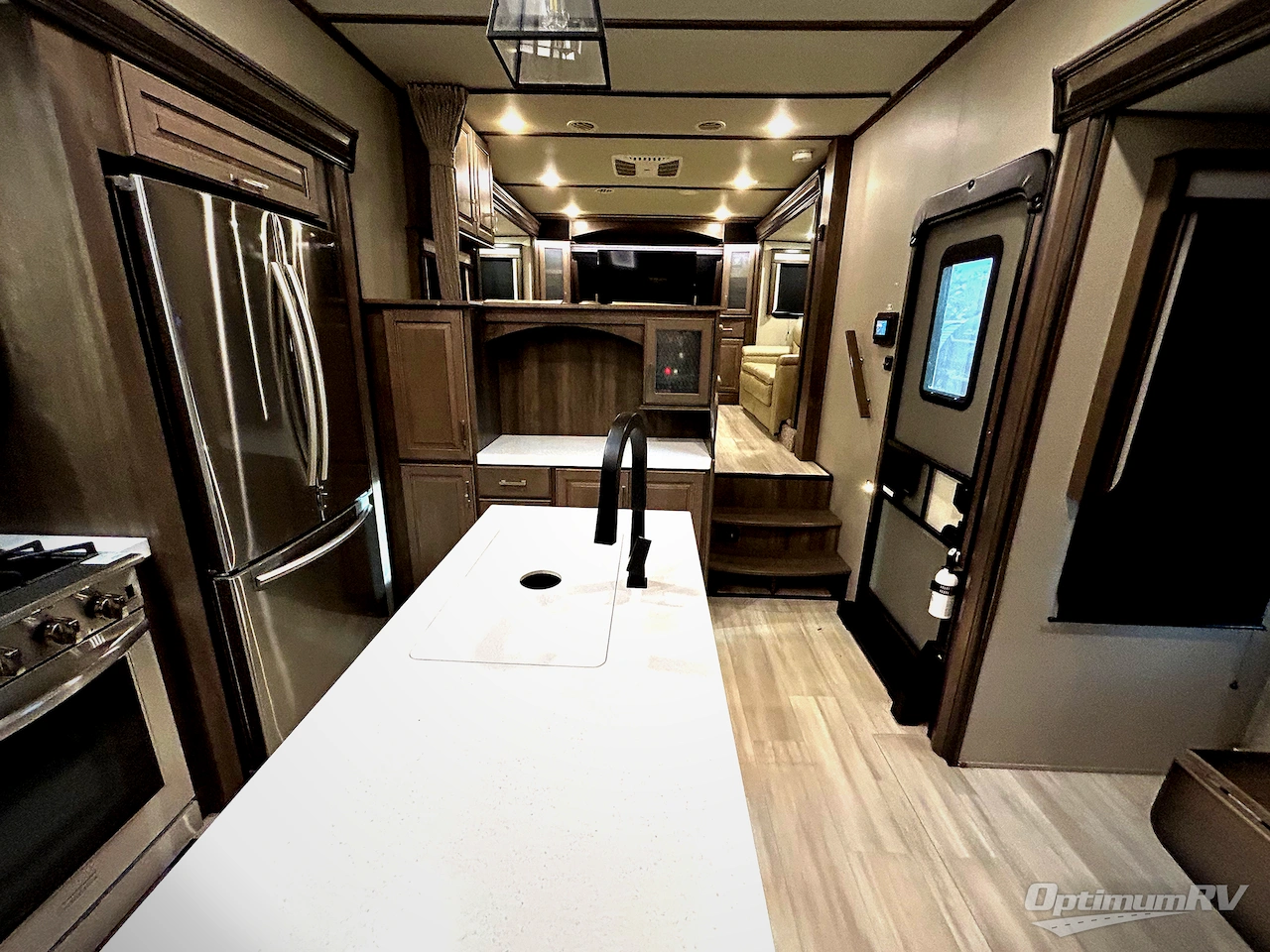 2021 Grand Design Solitude 380FL Photo 3