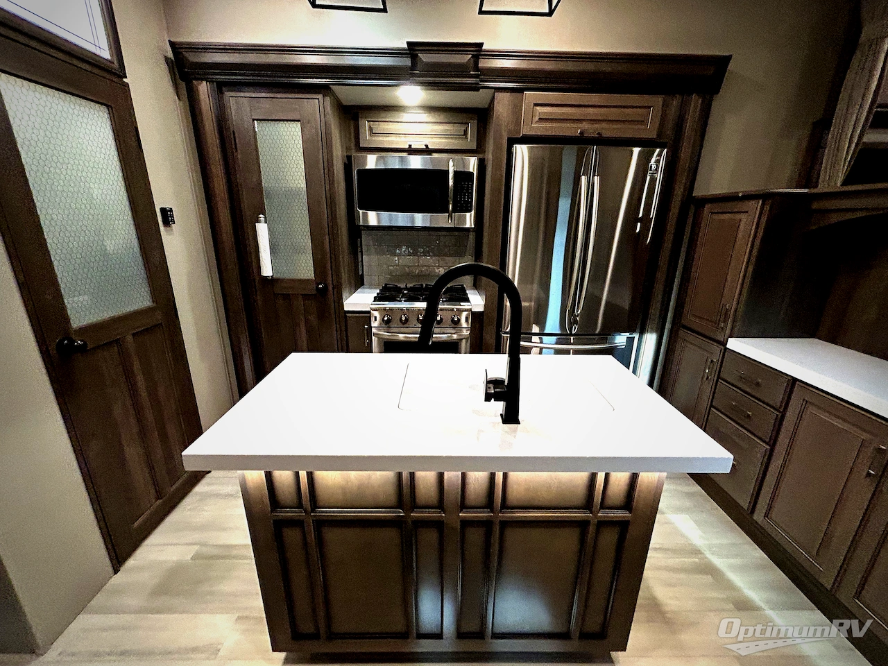 2021 Grand Design Solitude 380FL Photo 4