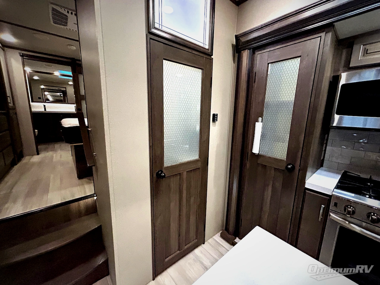 2021 Grand Design Solitude 380FL Photo 14