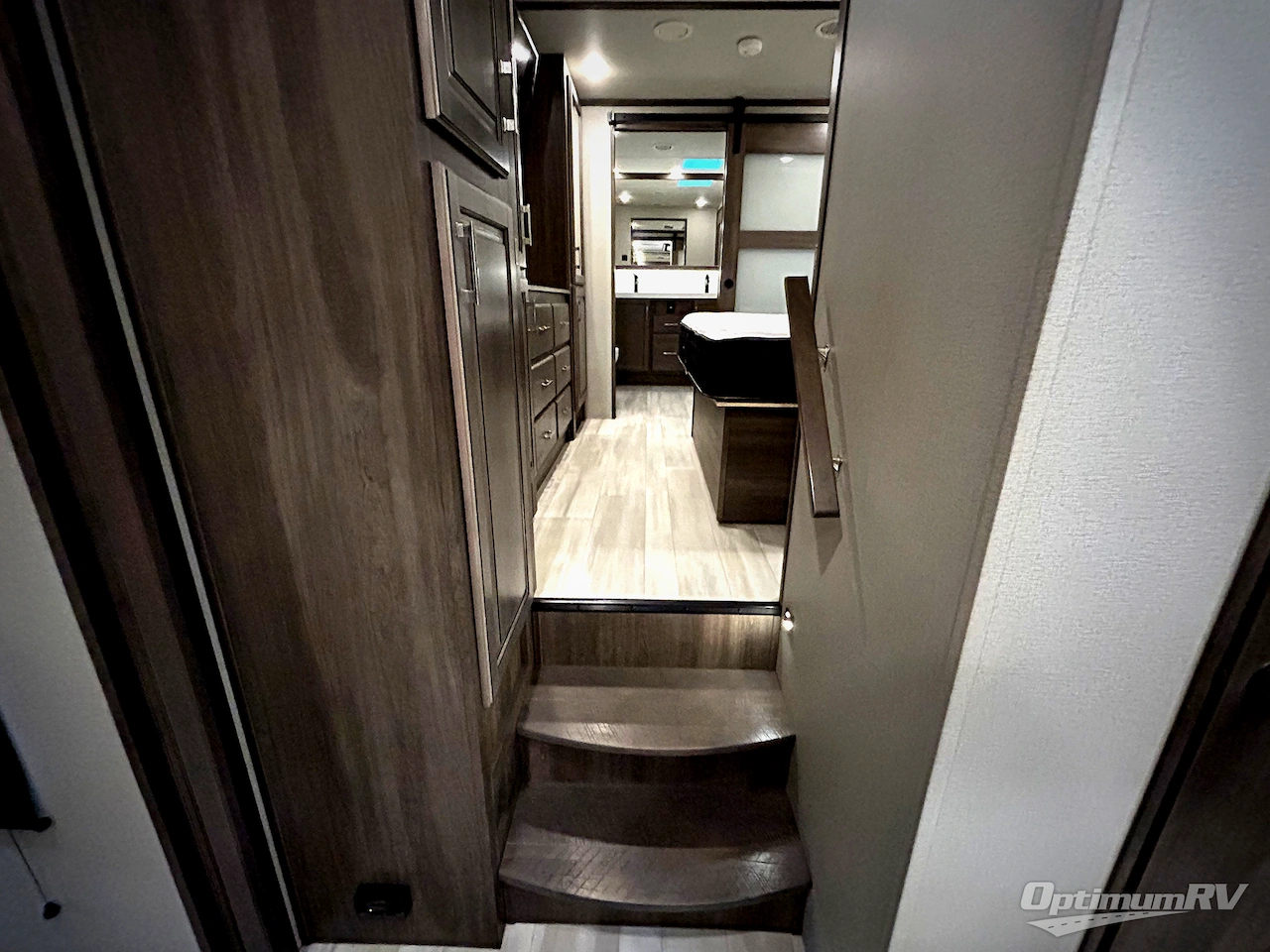 2021 Grand Design Solitude 380FL Photo 16