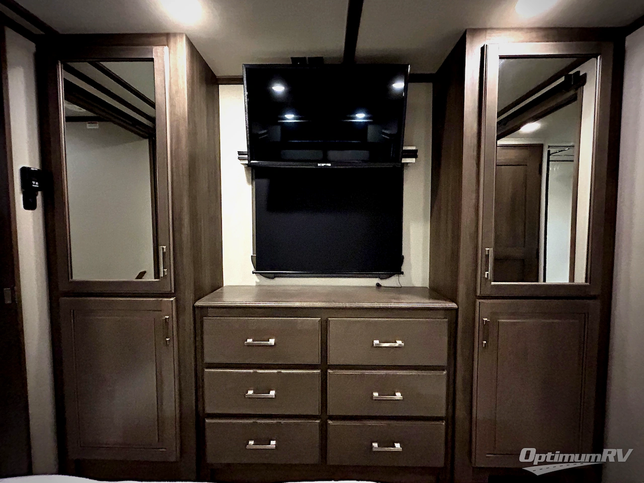 2021 Grand Design Solitude 380FL Photo 19
