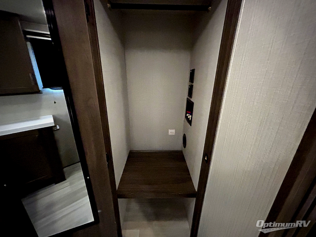 2021 Grand Design Solitude 380FL Photo 21