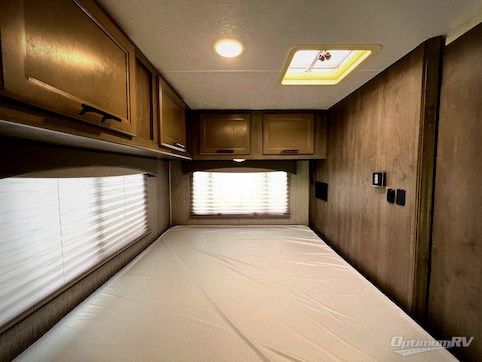 2021 Coachmen Freelander 21QB Ford 350 RV Photo 4
