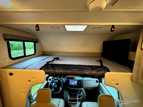 2026 Thor Four Winds 31H RV Photo 3