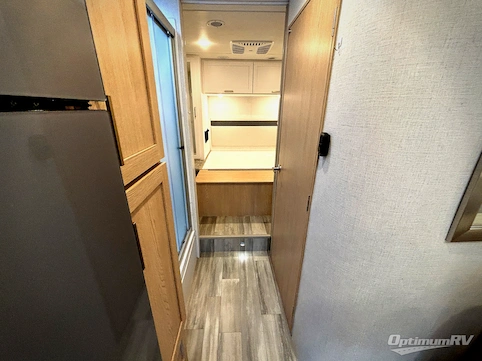 2026 Thor Four Winds 31H RV Photo 4