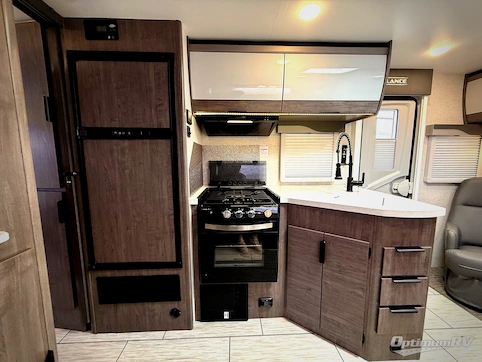2023 Lance Lance Travel Trailers 2375 RV Photo 4