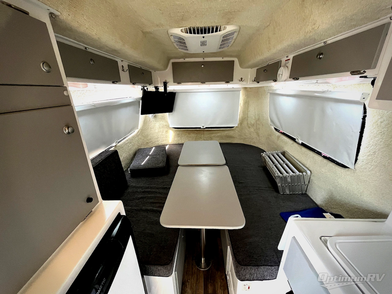 2023 Holiday House RV Deluxe 17 Photo 4