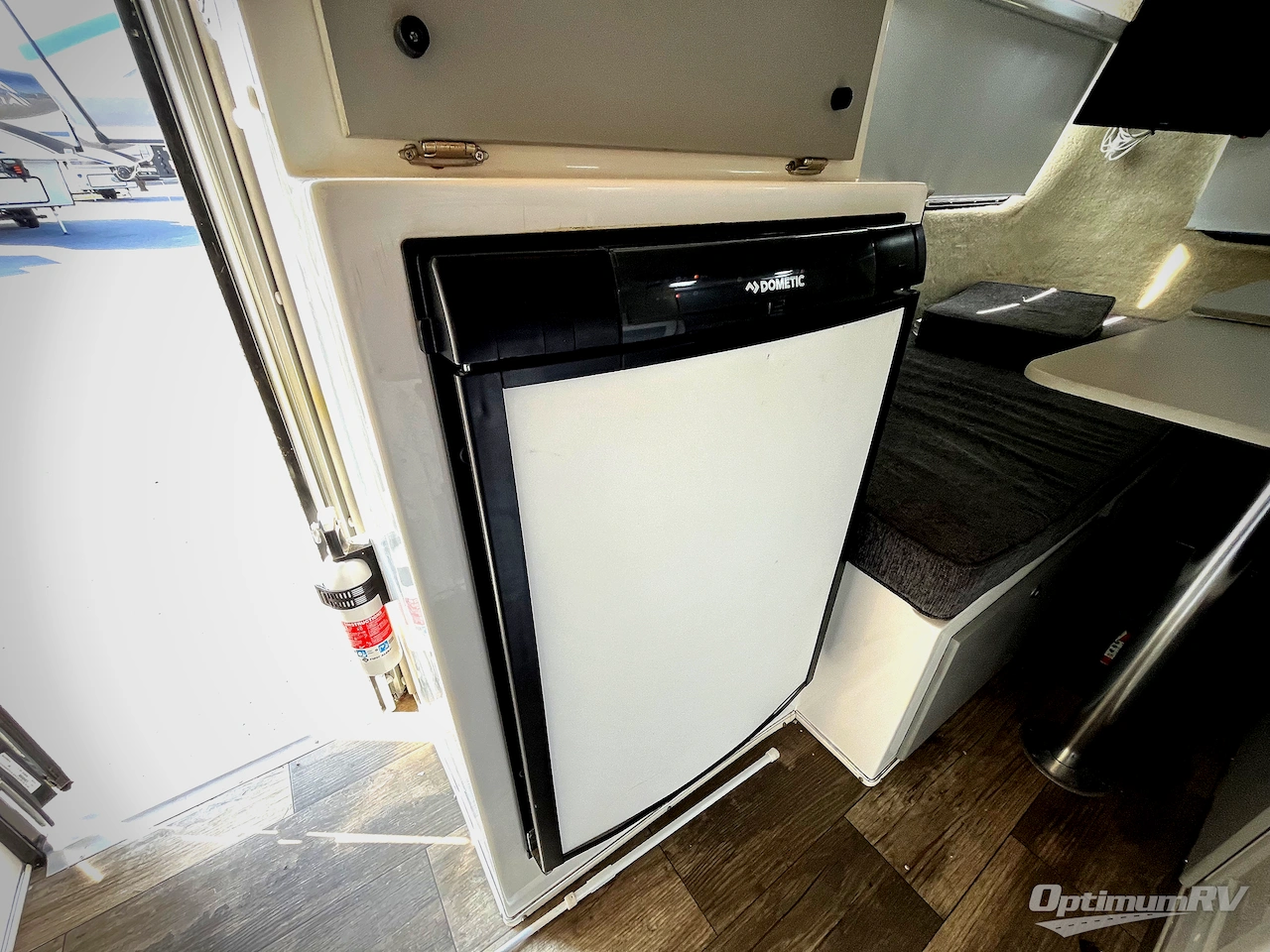 2023 Holiday House RV Deluxe 17 Photo 7