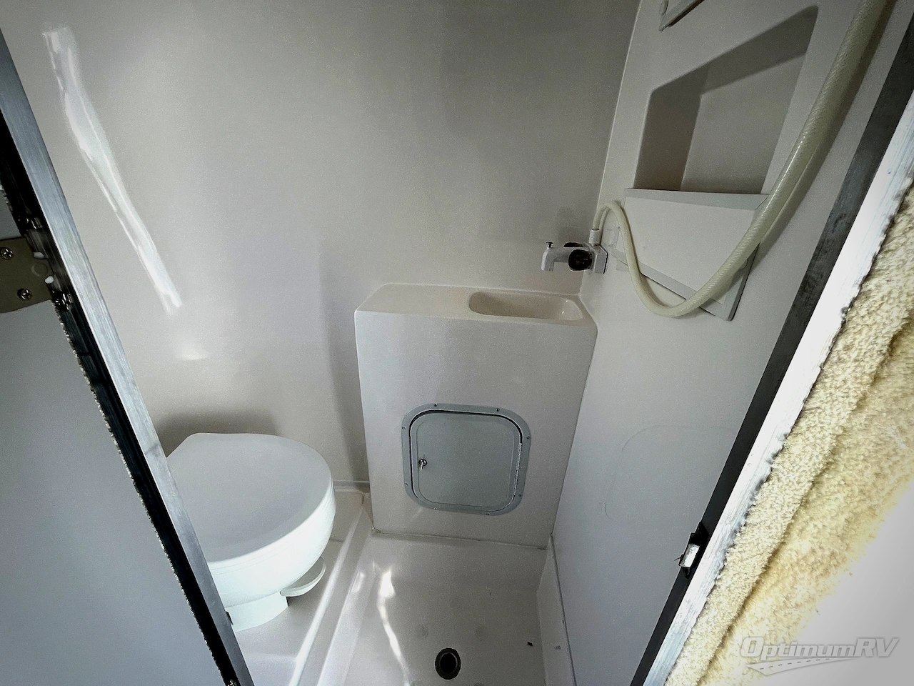 2023 Holiday House RV Deluxe 17 Photo 11
