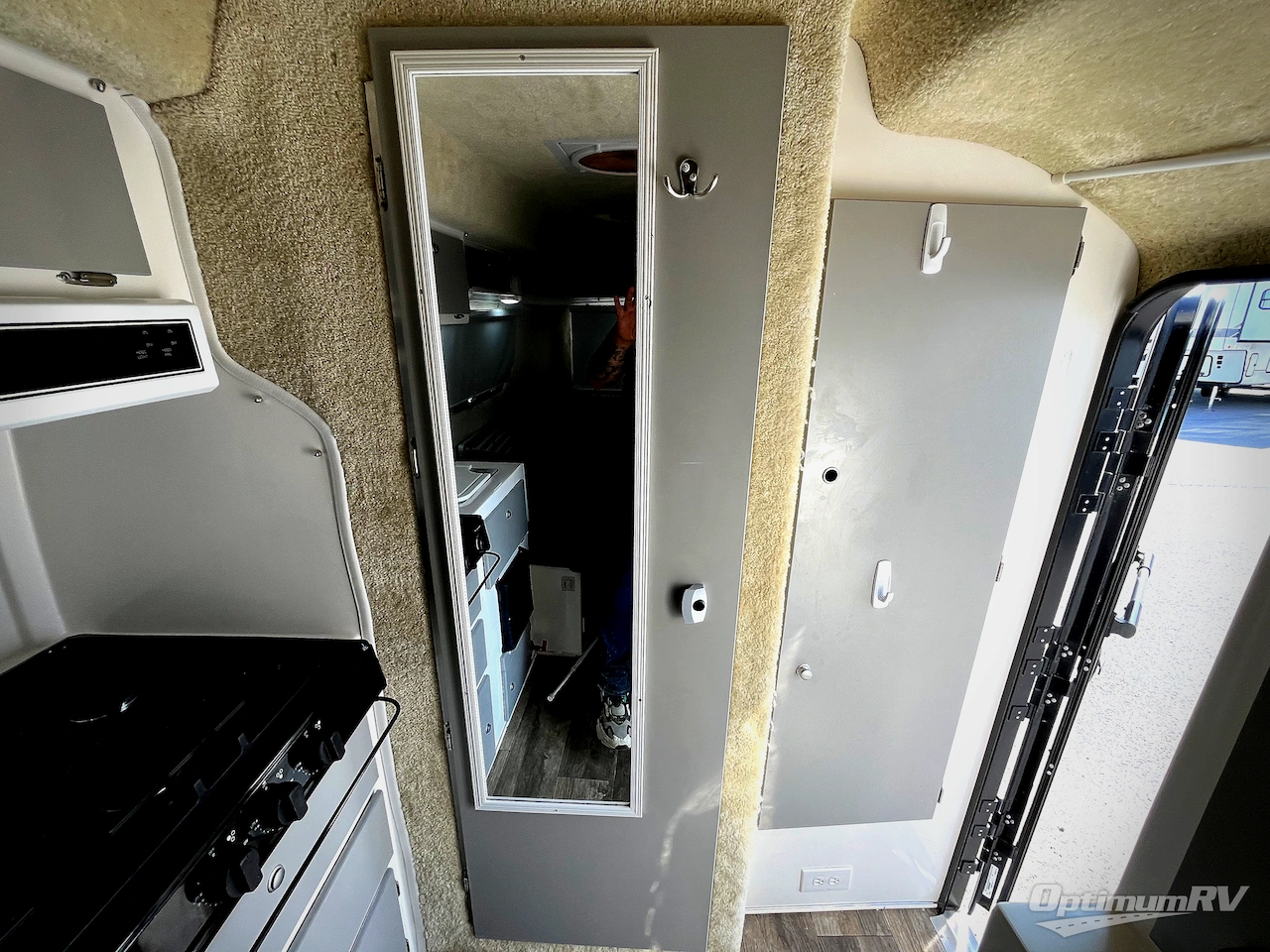 2023 Holiday House RV Deluxe 17 Photo 13