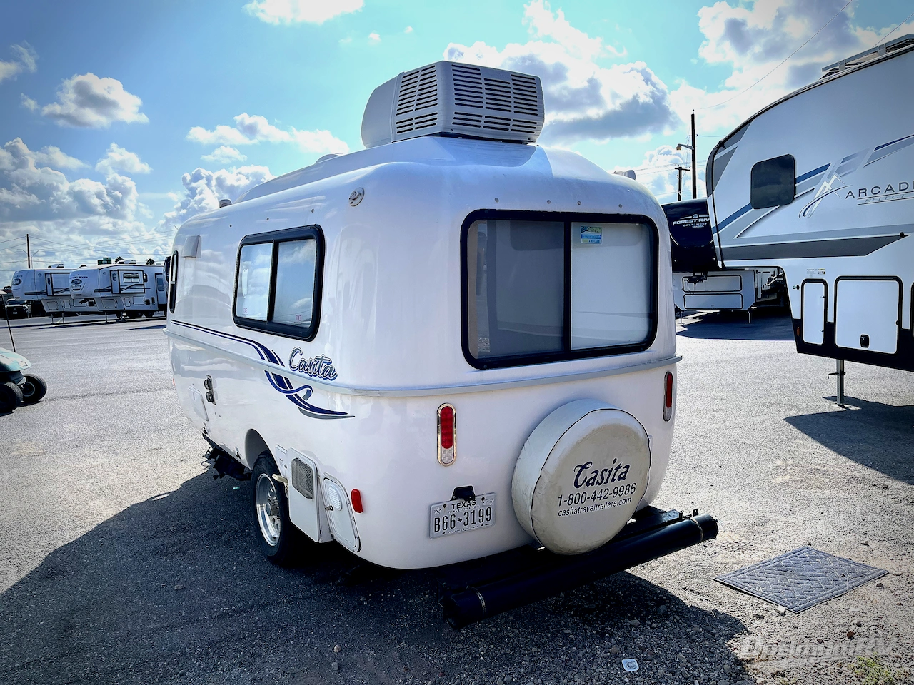 2023 Holiday House RV Deluxe 17 Photo 3