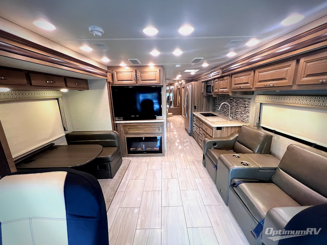 2019 Jayco Embark 37MB Photo 4