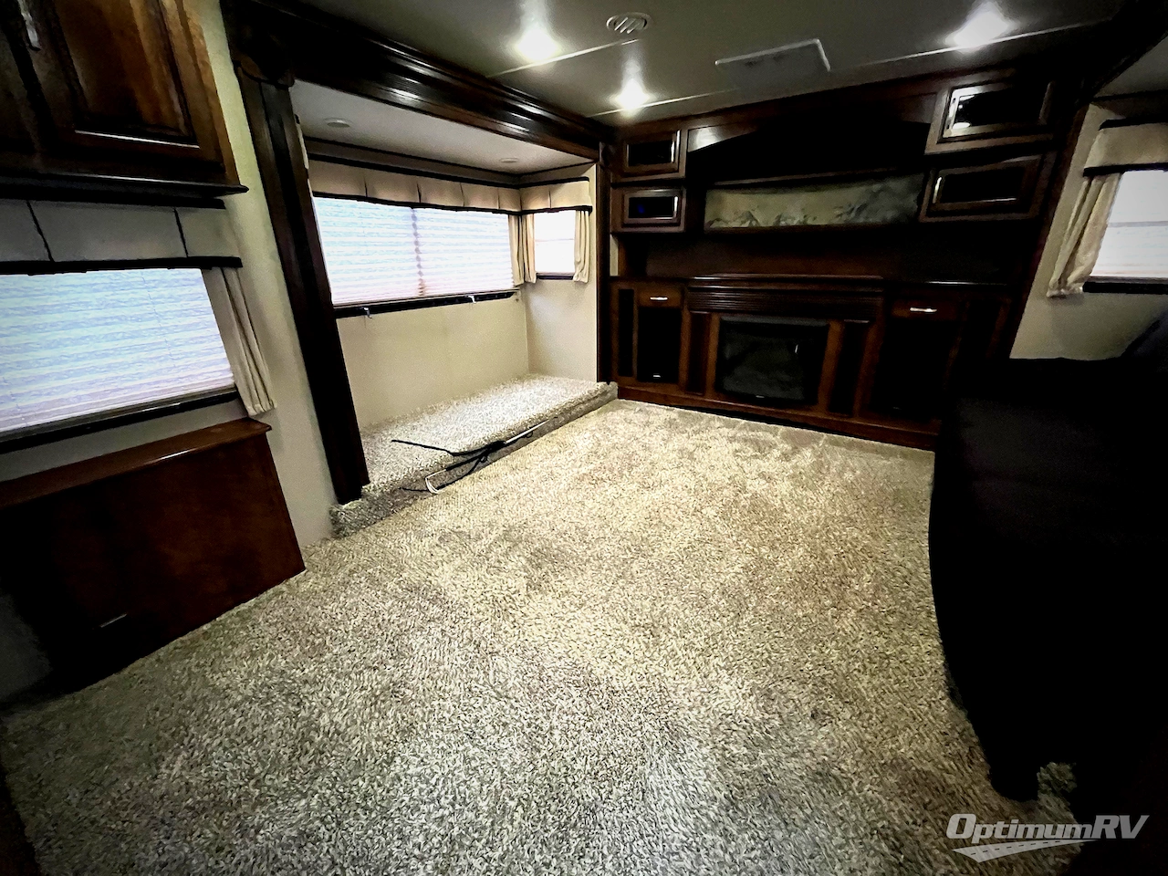 2015 Grand Design Solitude 379FL Photo 13