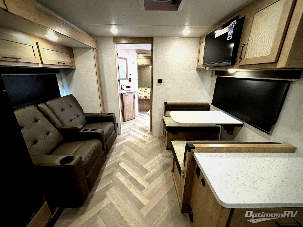 2025 Ember E-Series 24RLD Photo 5