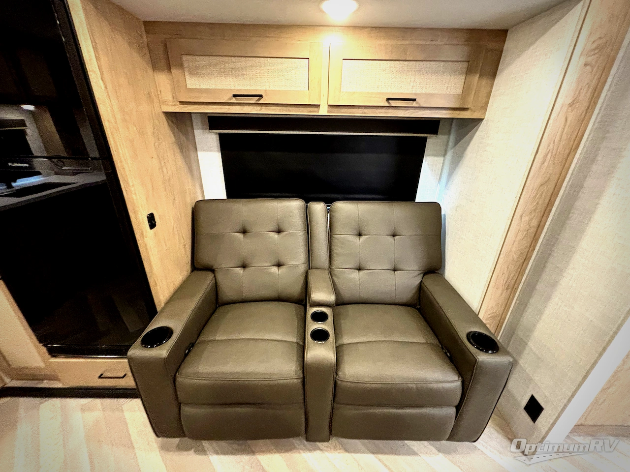 2025 Ember E-Series 24RLD Photo 13