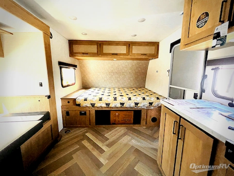 2025 Ember E-Series 19ETS RV Photo 2