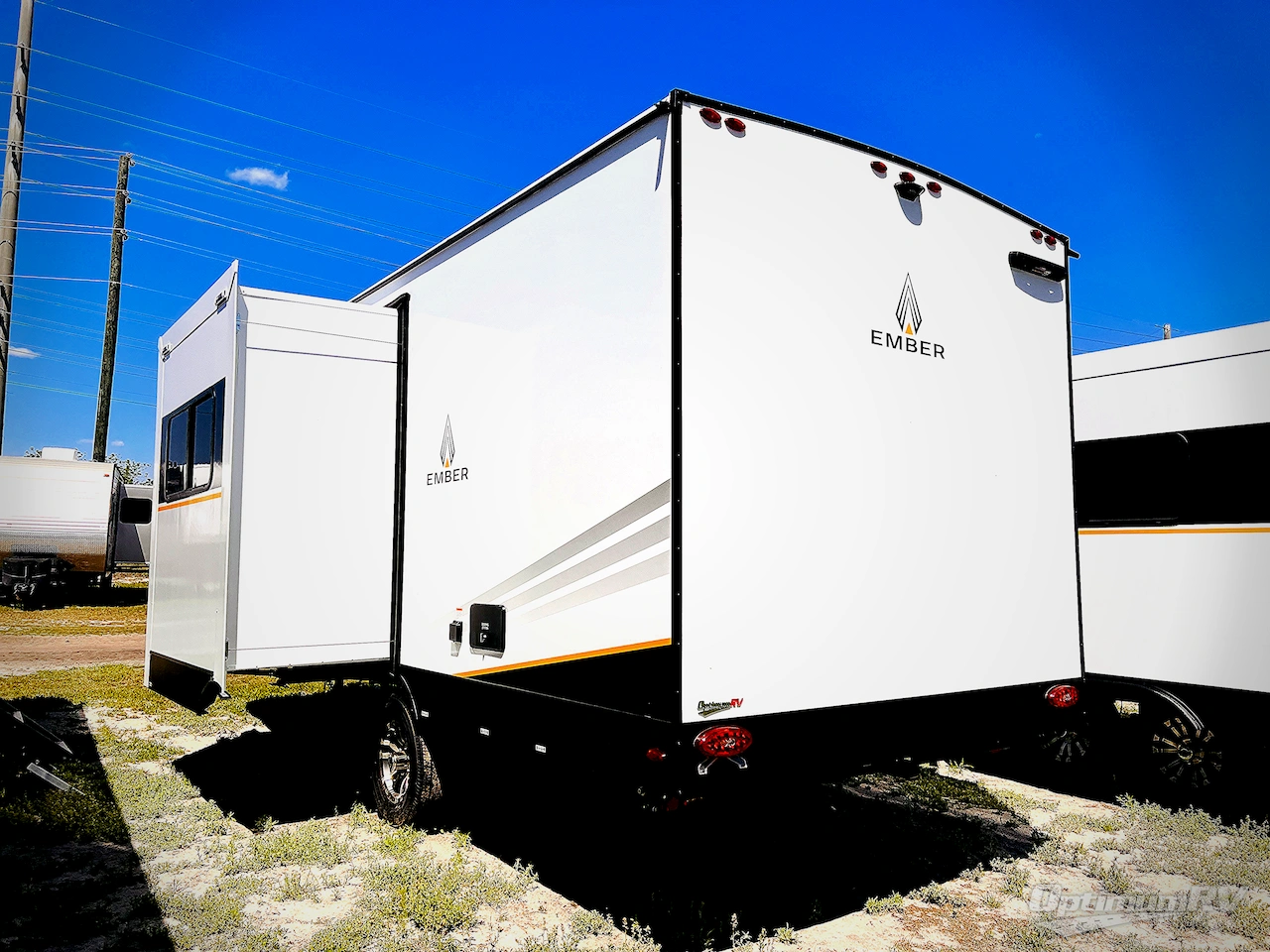2025 Ember E-Series 19ETS Photo 2
