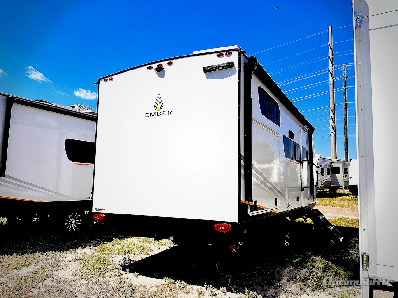 2025 Ember E-Series 19ETS Photo 3