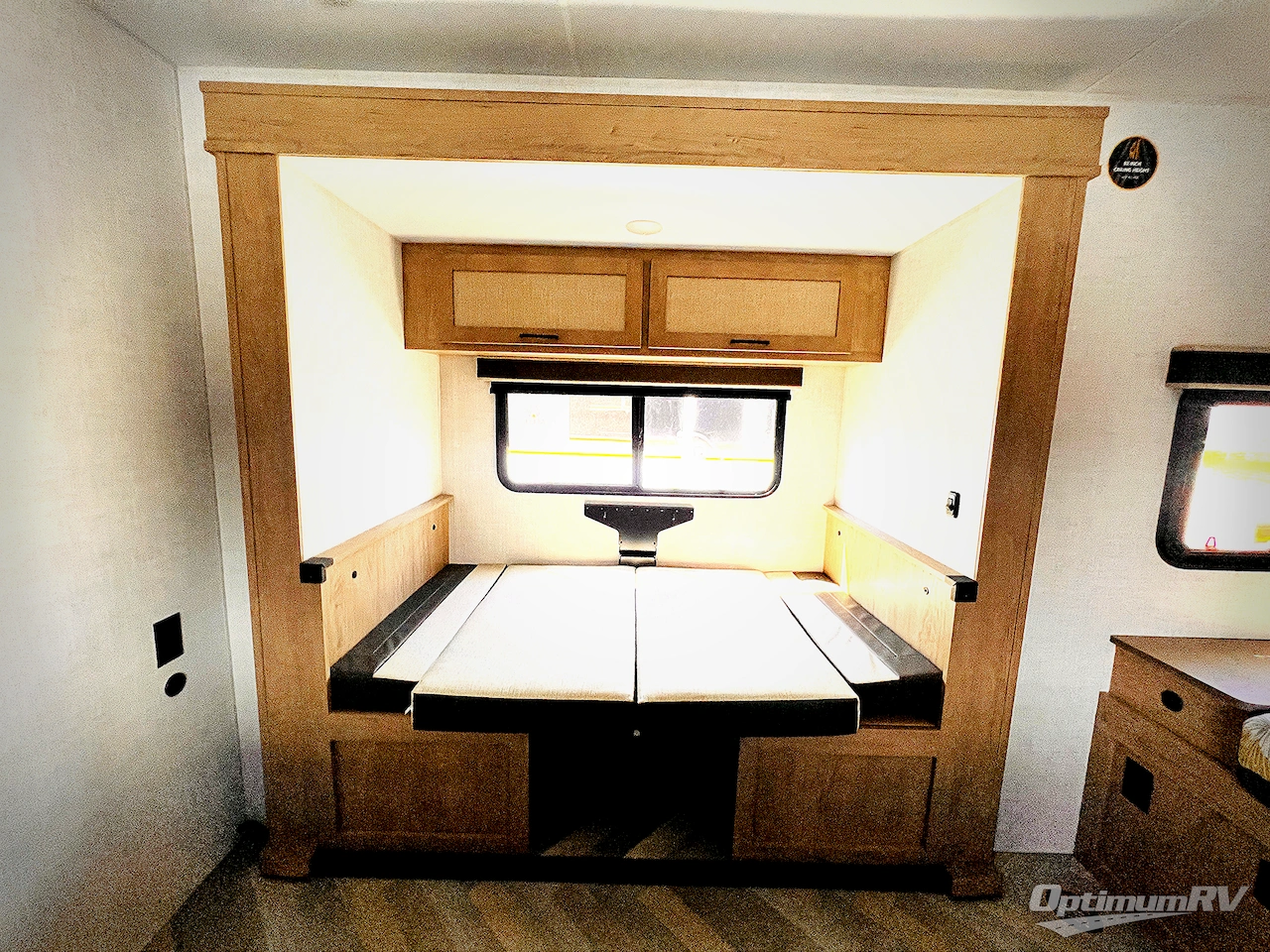 2025 Ember E-Series 19ETS Photo 6